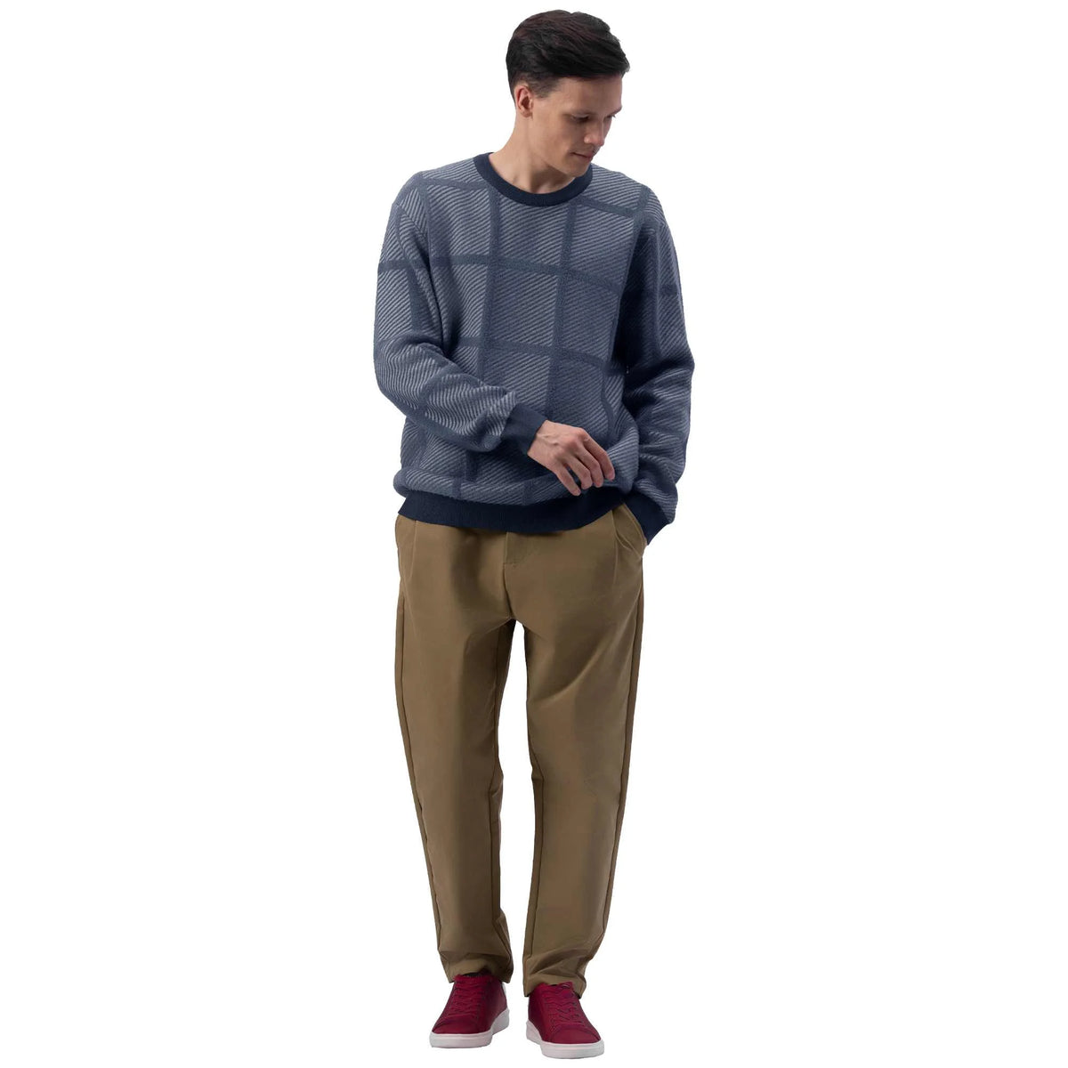 plain casual pants for men image