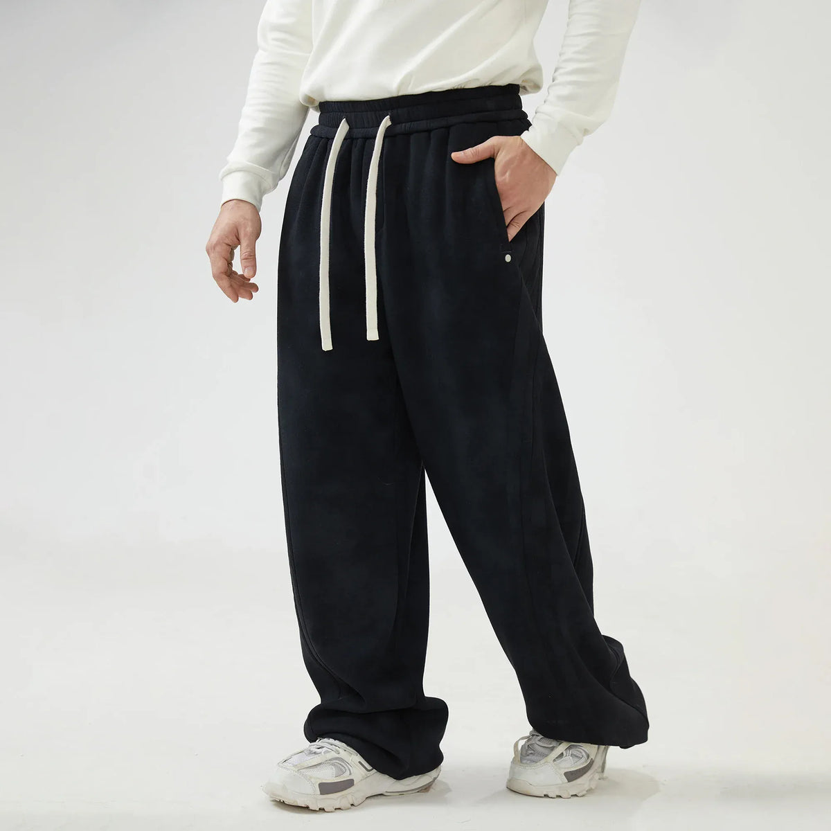 Black Baggy Mid-Wiast Tie-Dye Pants for Men Image