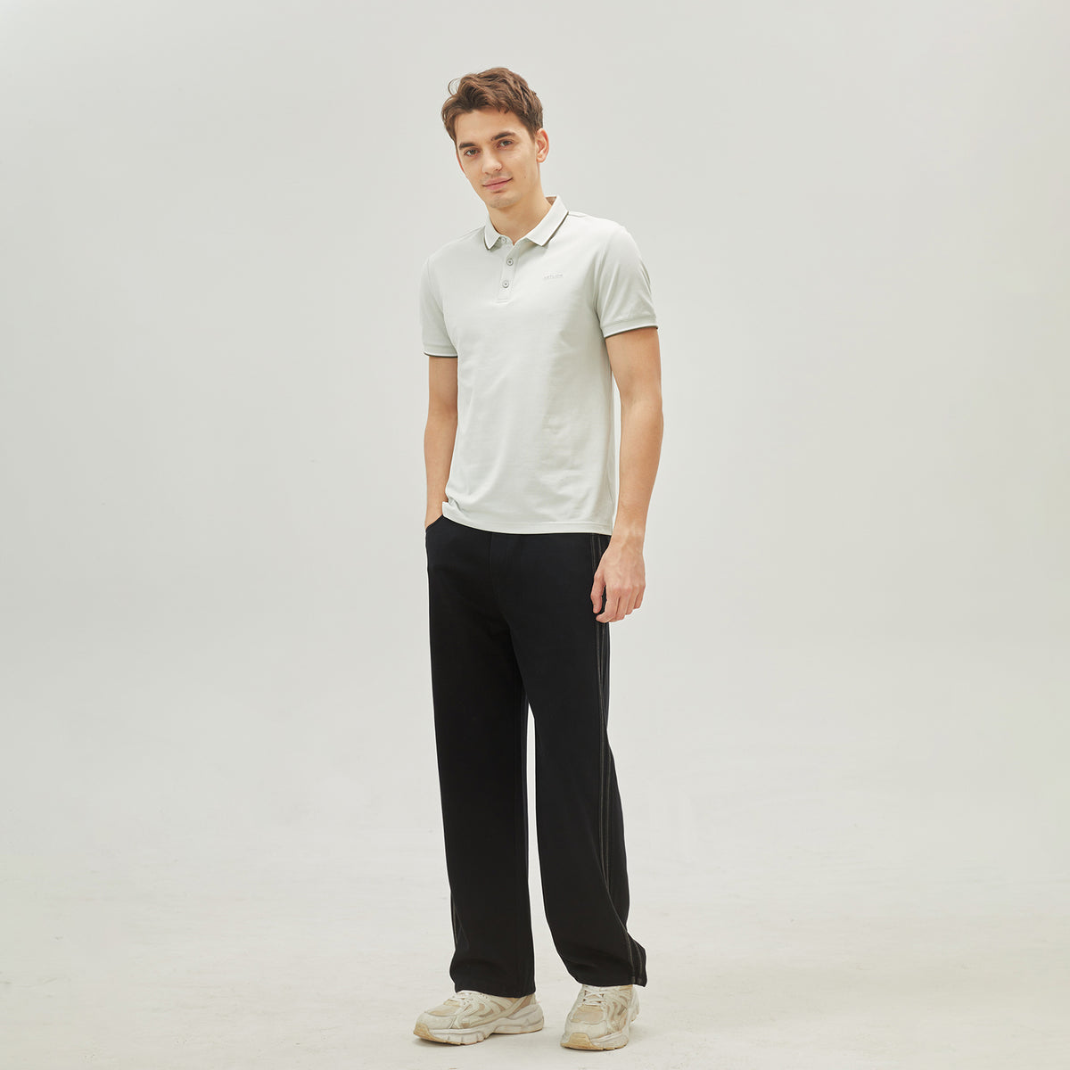 بنطال كاجوال مطرز للرجال