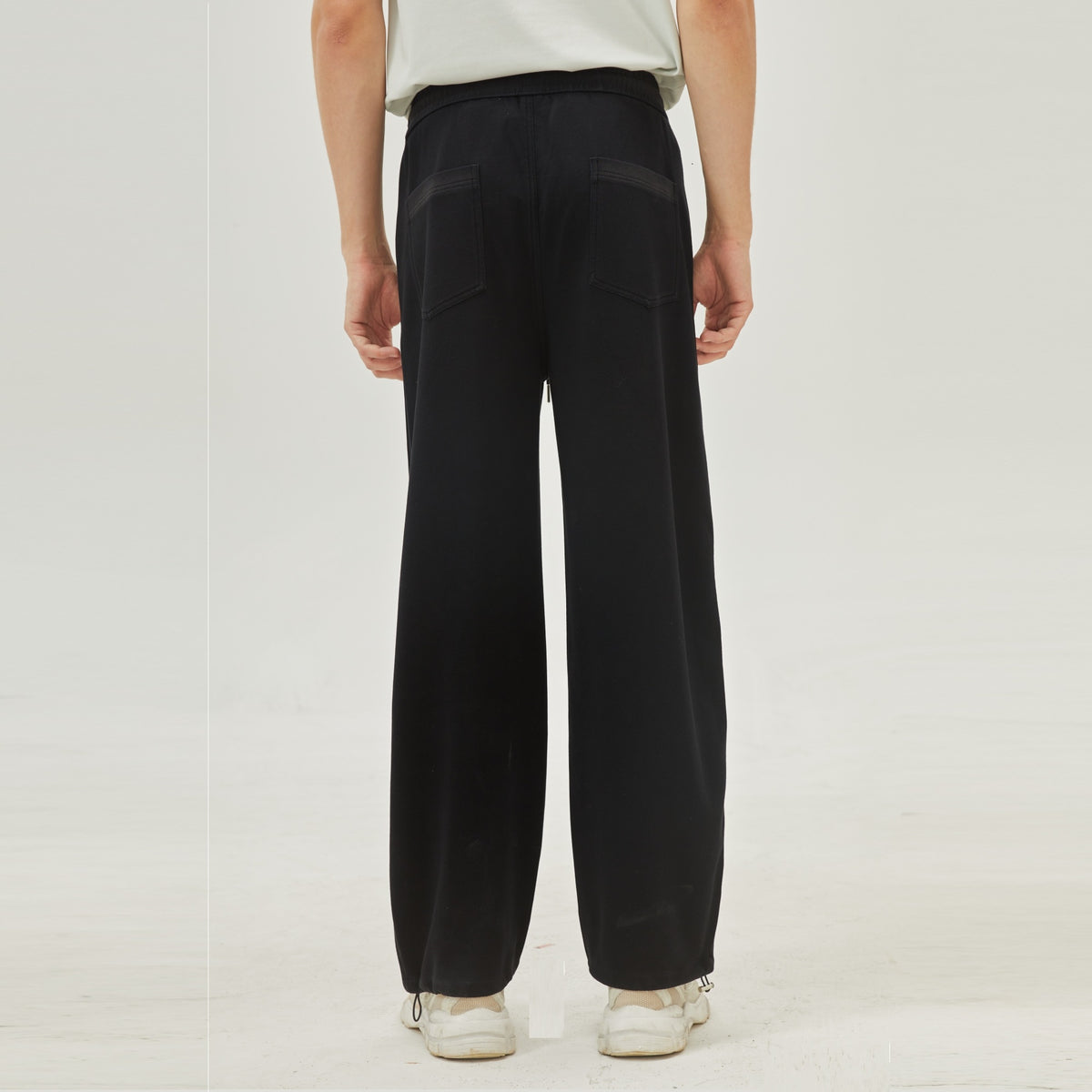 بنطال كاجوال مطرز للرجال