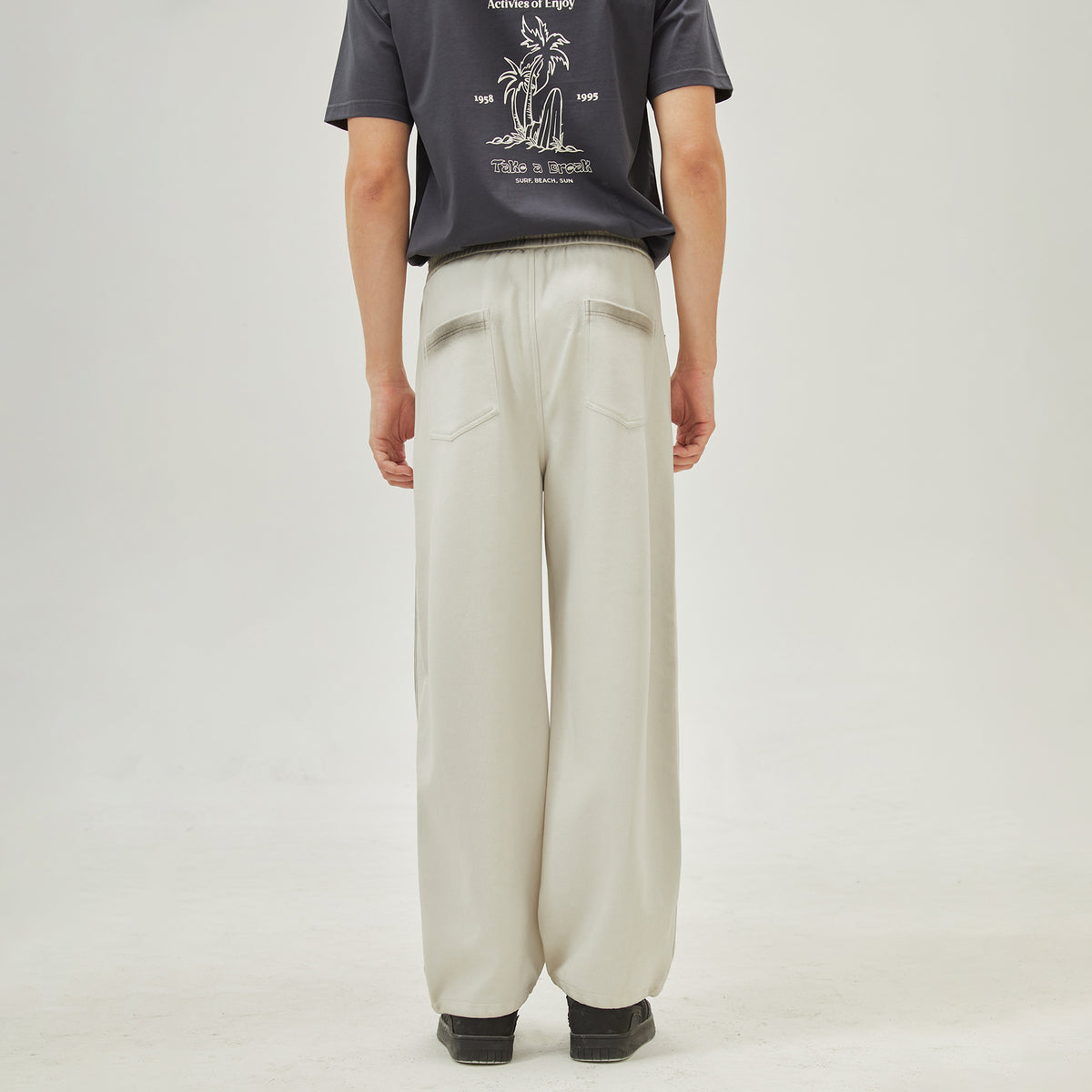 بنطال كاجوال مطرز للرجال