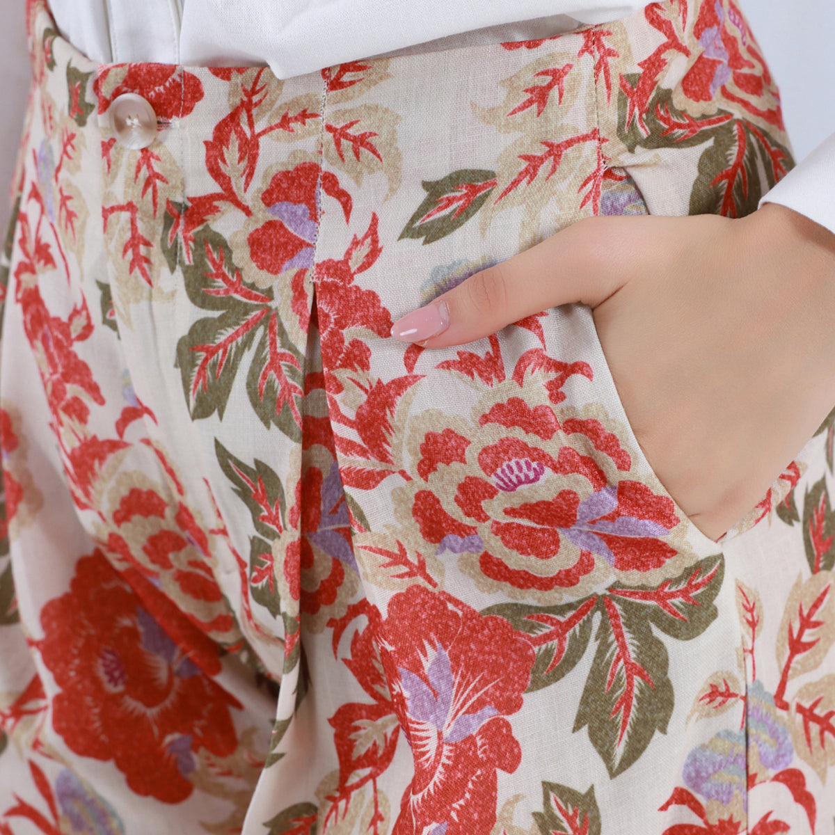 بنطال كاجوال مزين بنمط الزهور للنساء