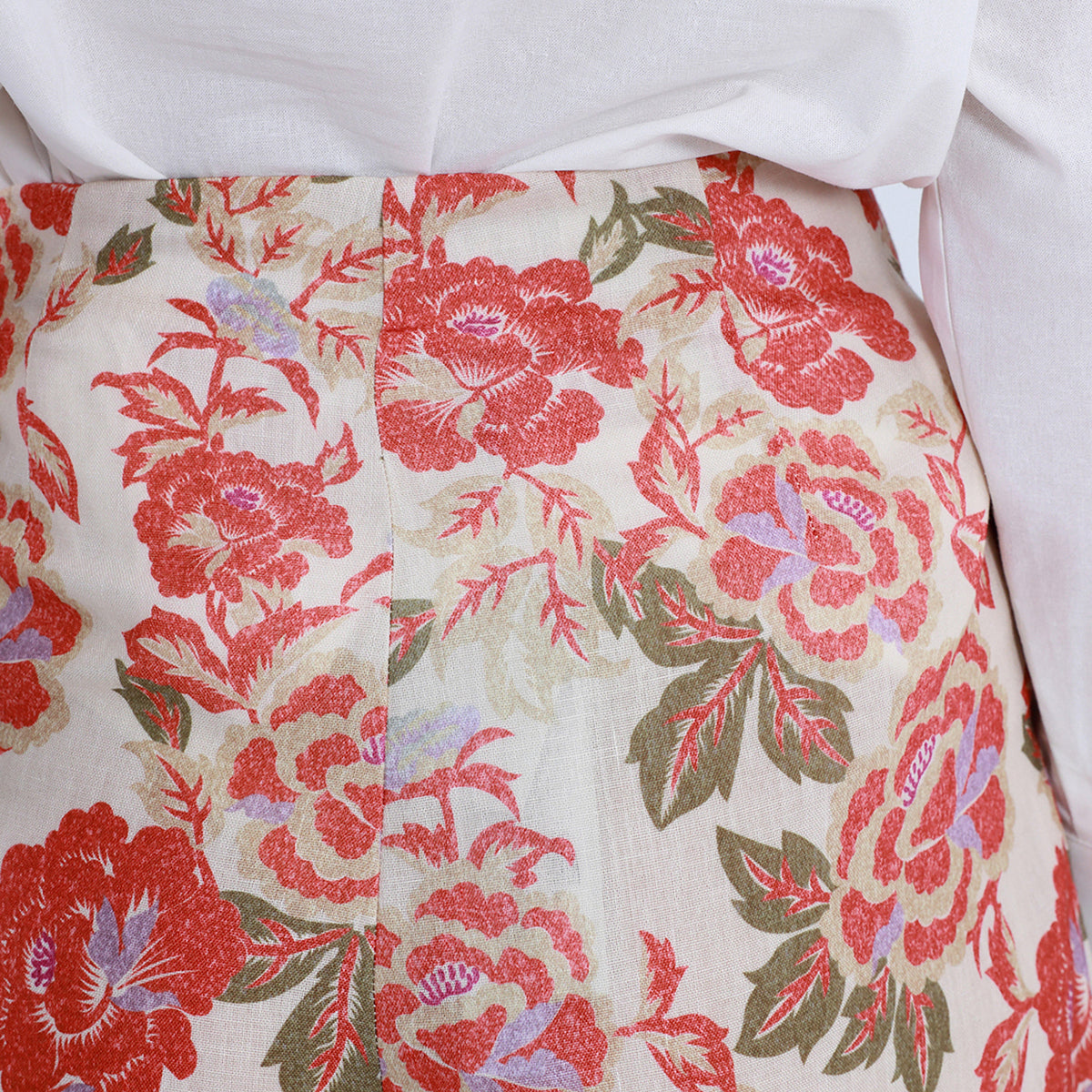 بنطال كاجوال مزين بنمط الزهور للنساء