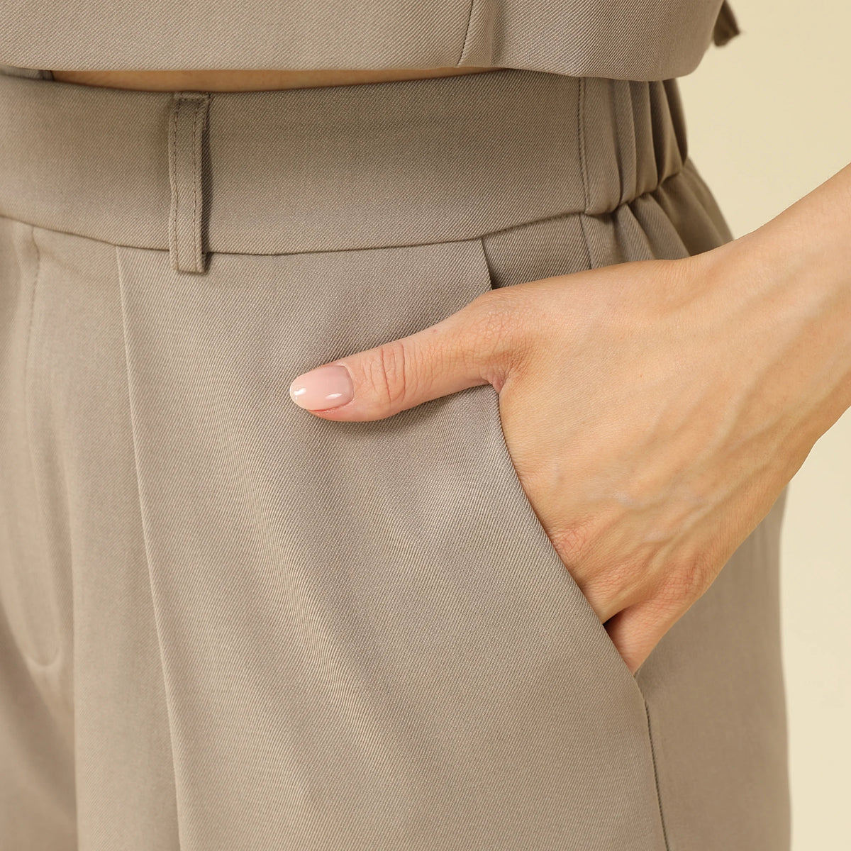 بنطال ساده عصري للنساء