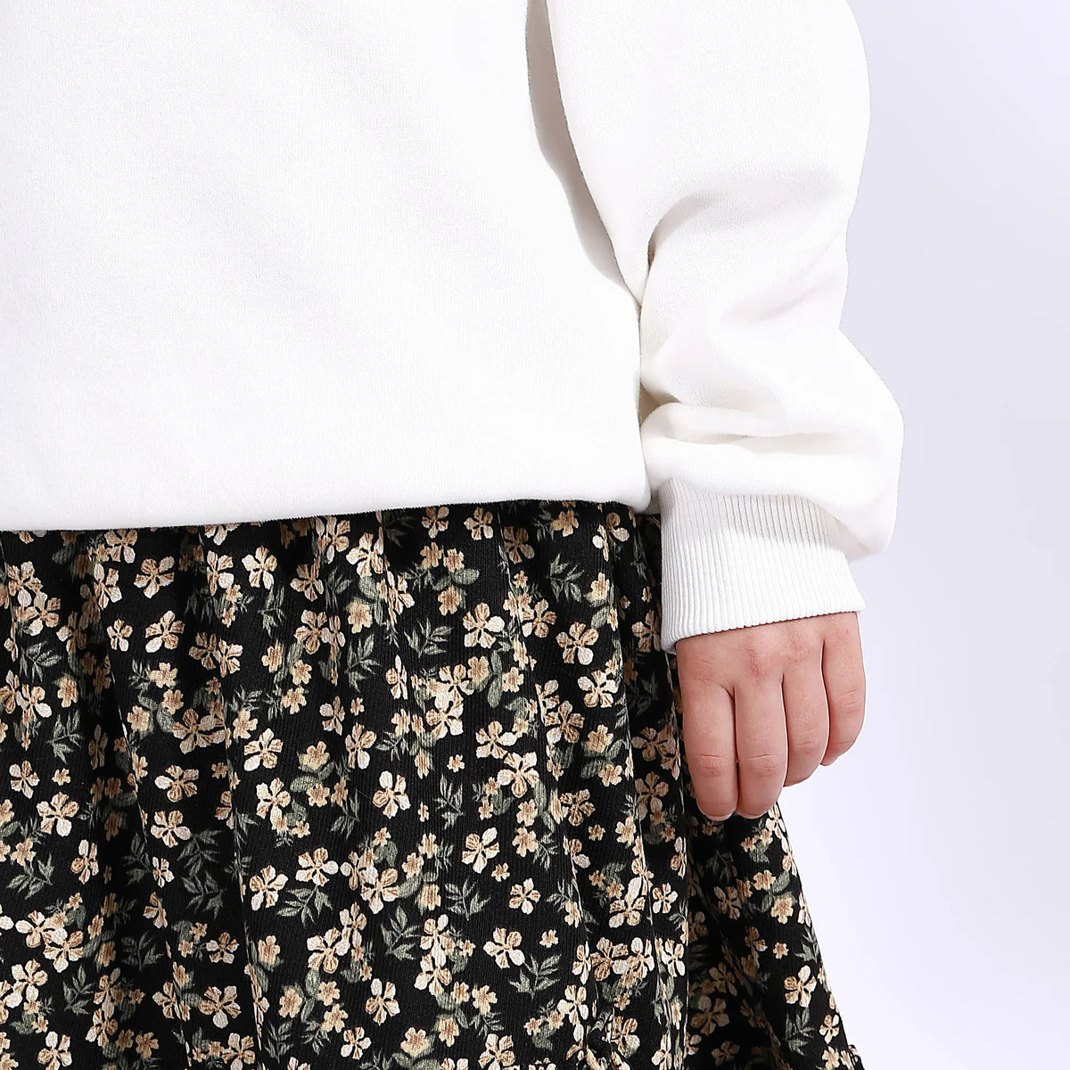 Casual Printed Sweatshirt for Girls Image