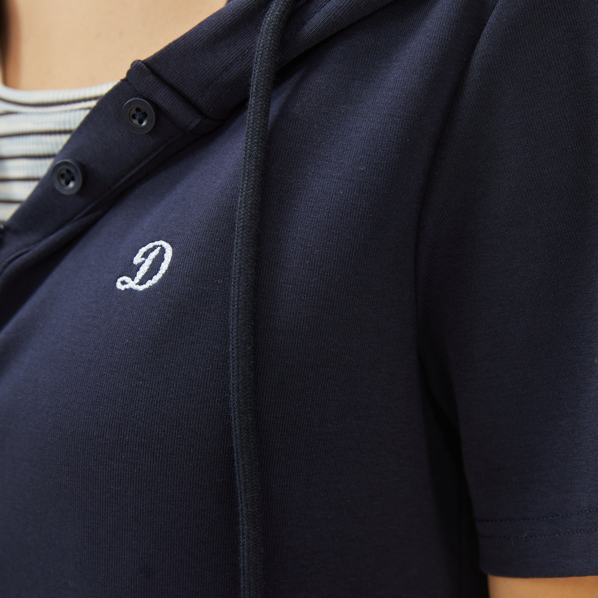 تيشيرت مطرز كاجوال للنساء