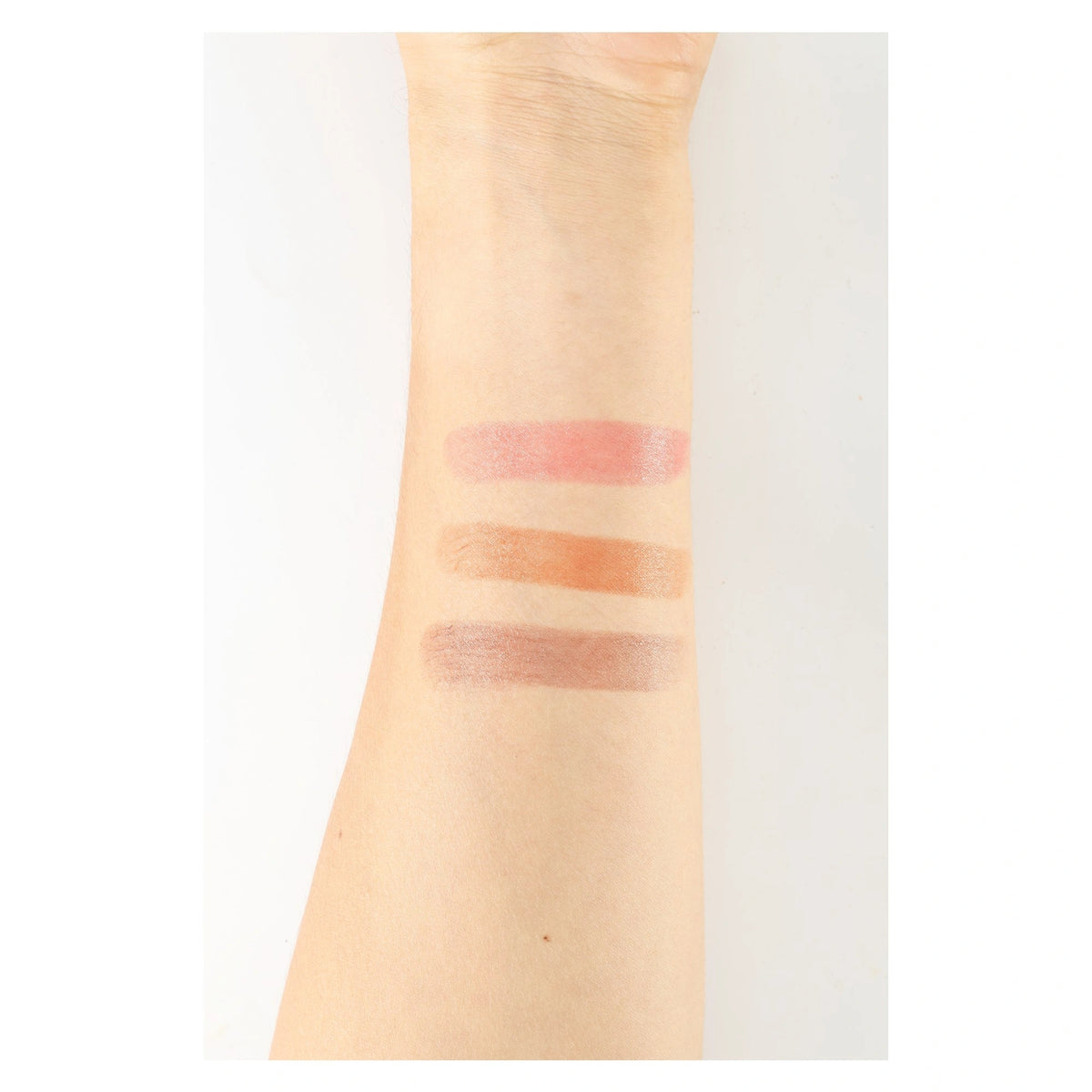 أحمر شفاه لامع