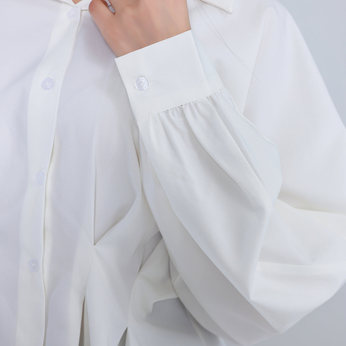 قميص ساده انيق للنساء