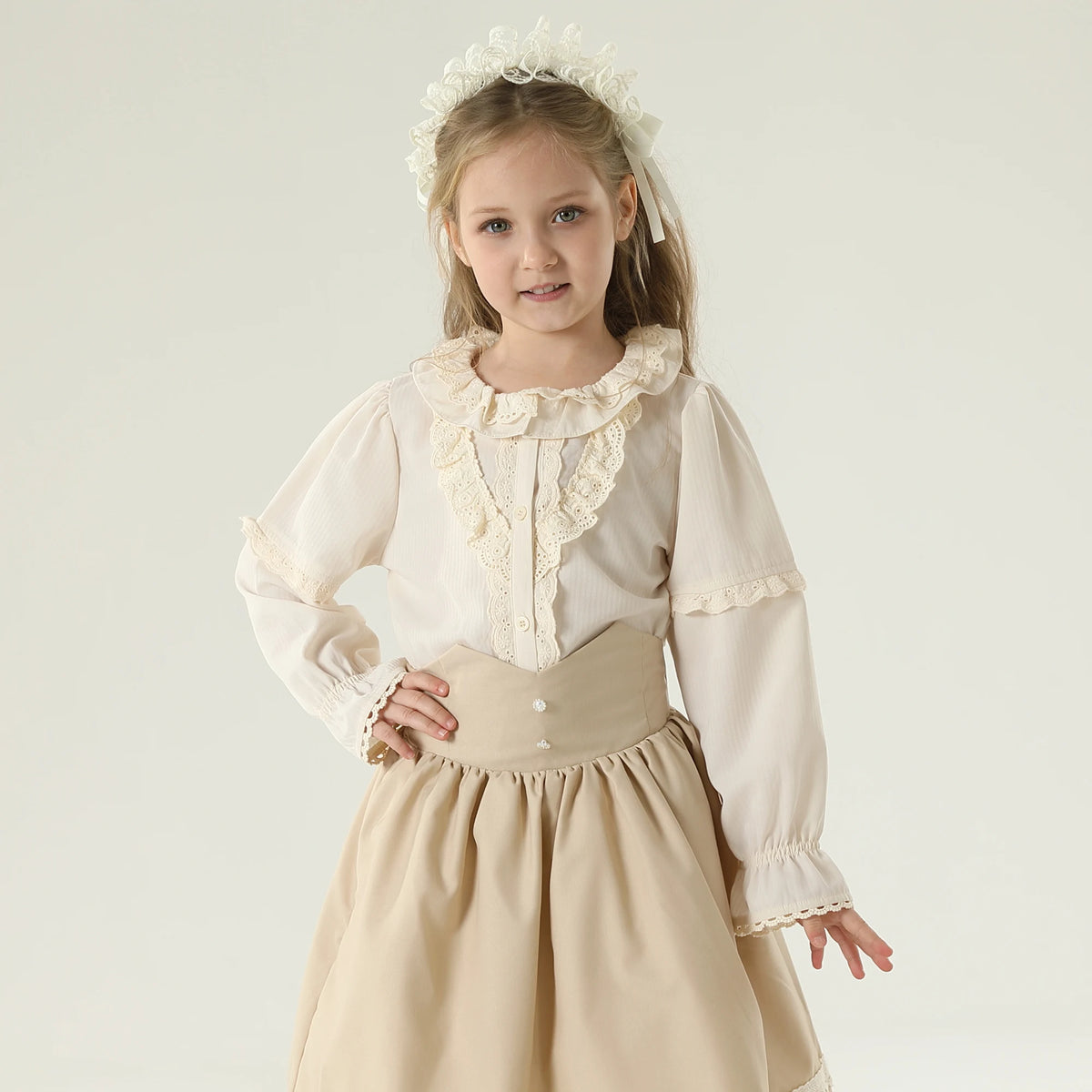 قميص مطرز للبنات