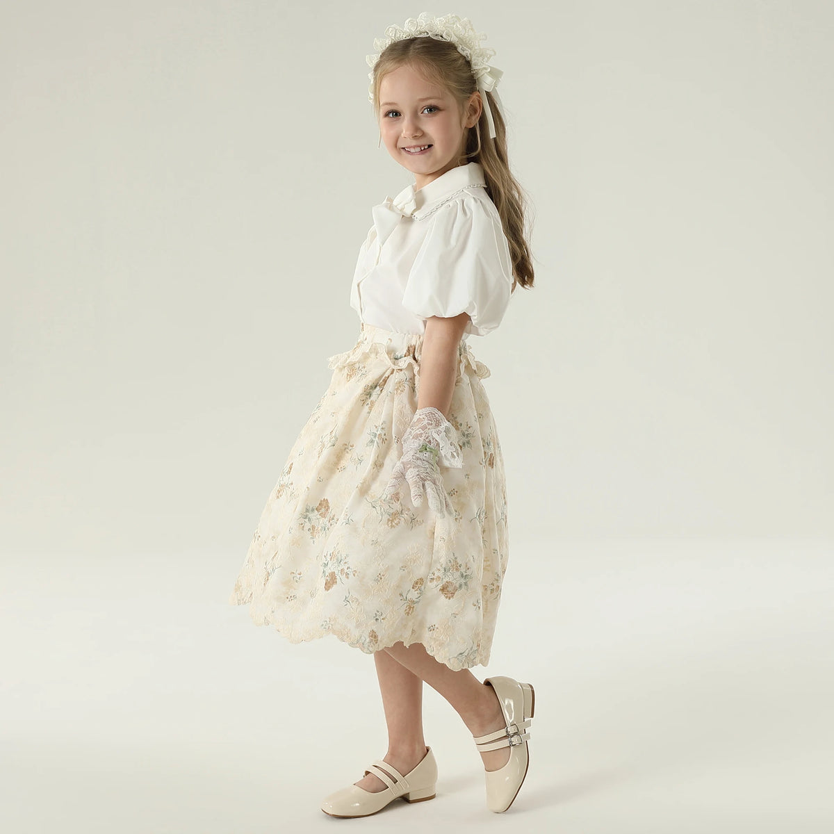 قميص مطرز للبنات