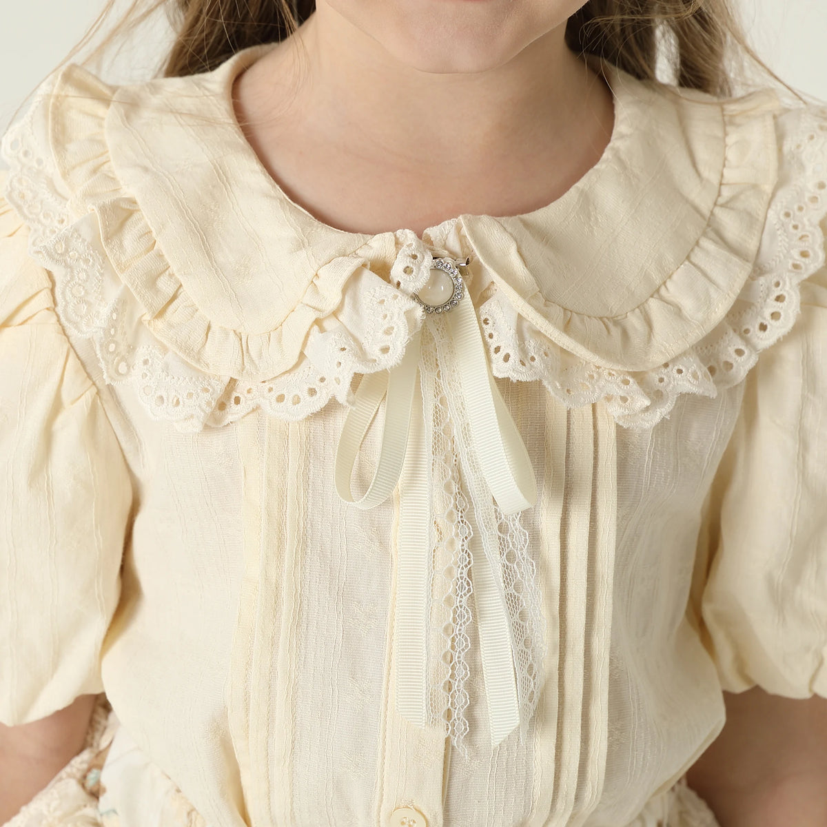 قميص مطرز للبنات