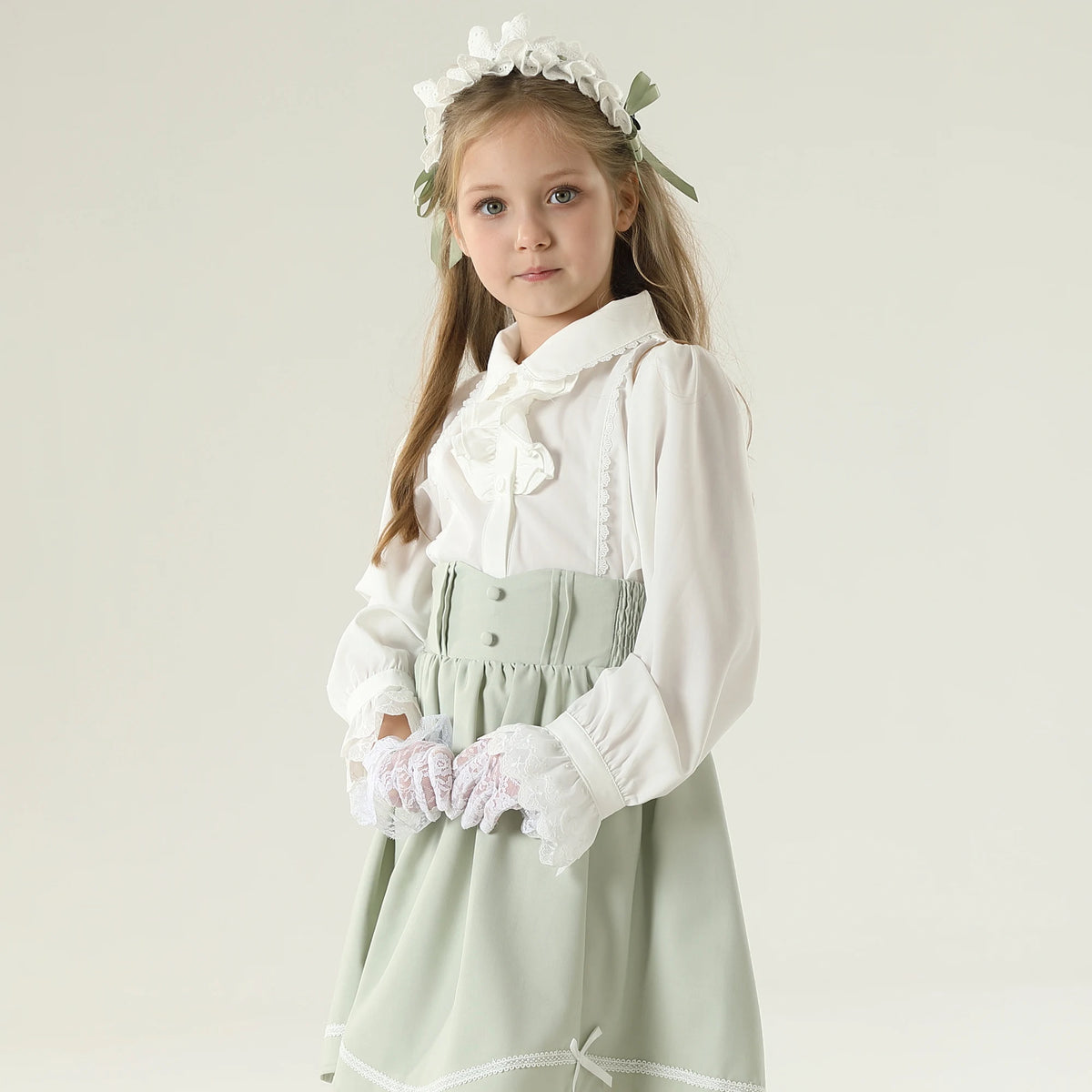 قميص مطرز للبنات