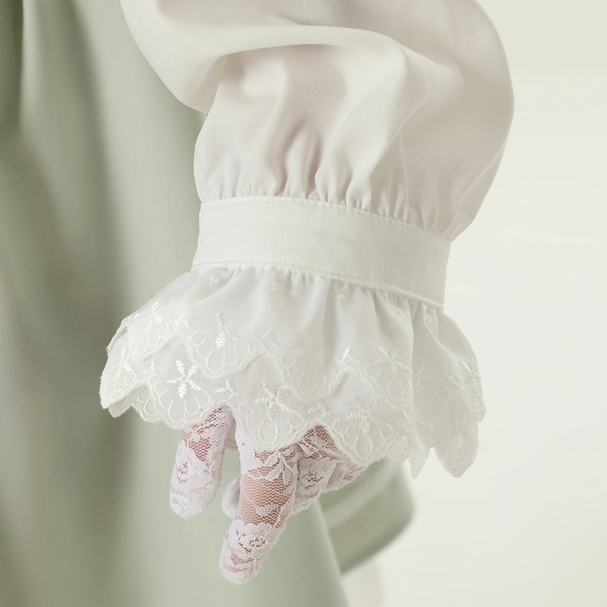 قميص مطرز للبنات