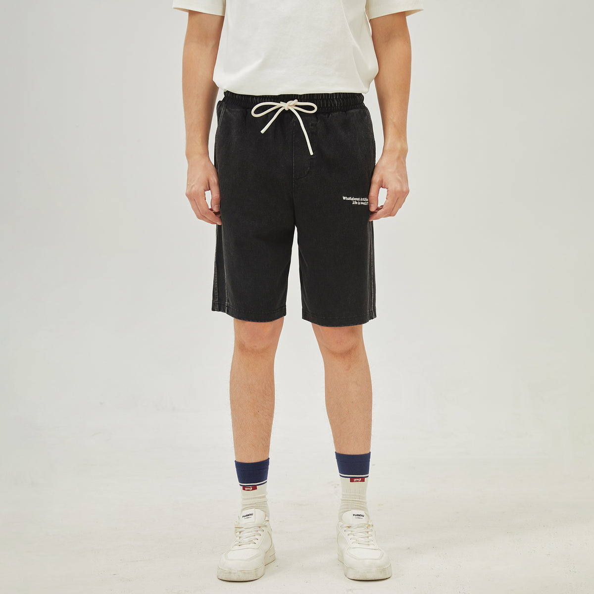 شورت كاجوال مطرز للرجال