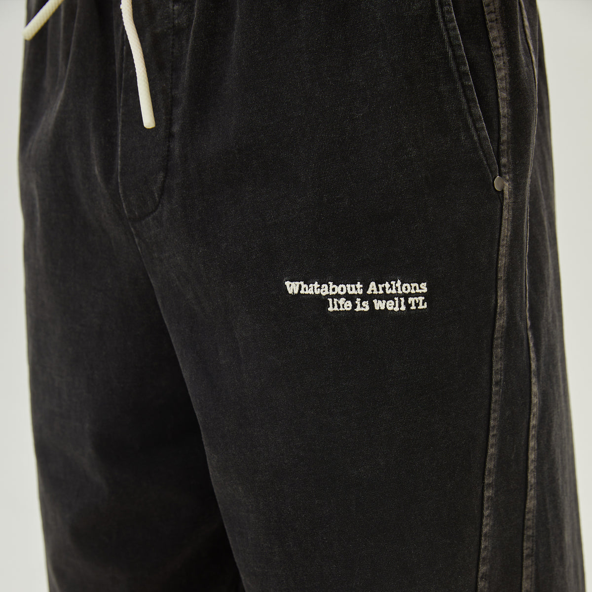 شورت كاجوال مطرز للرجال