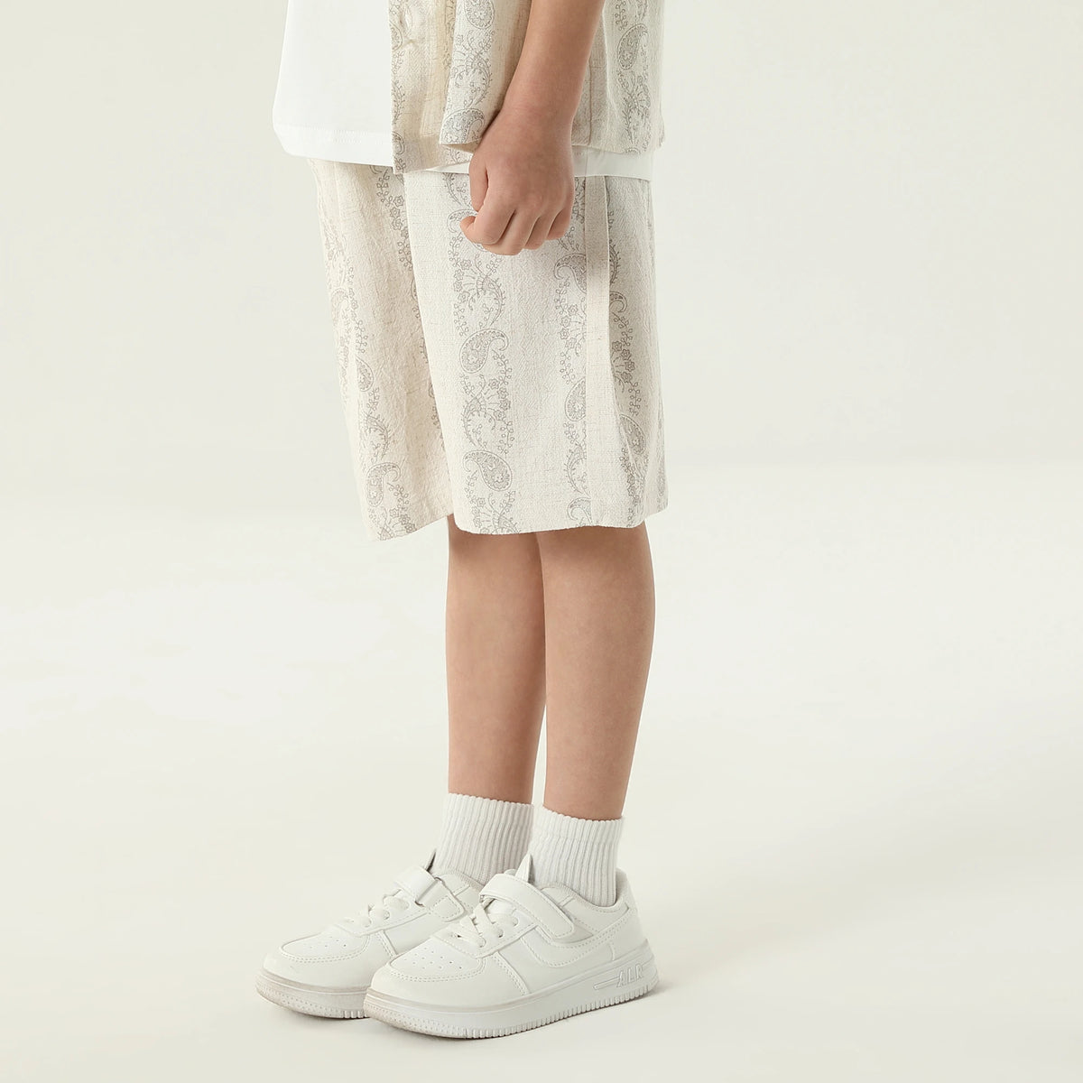 شورت كاجوال مزين بطباعة للأولاد