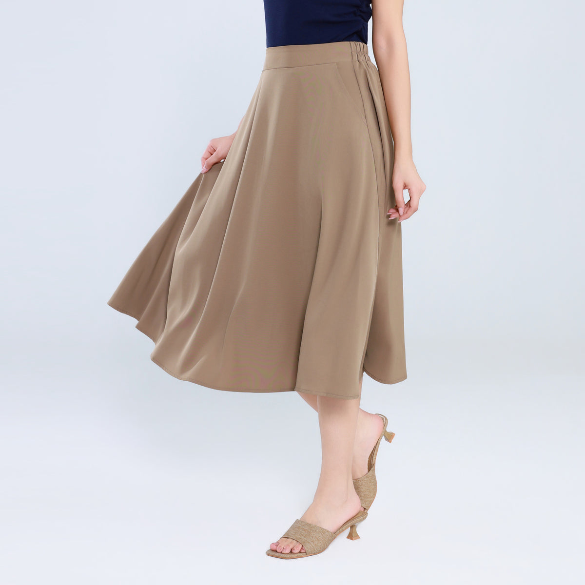 تنورة ساده أنيقة للنساء