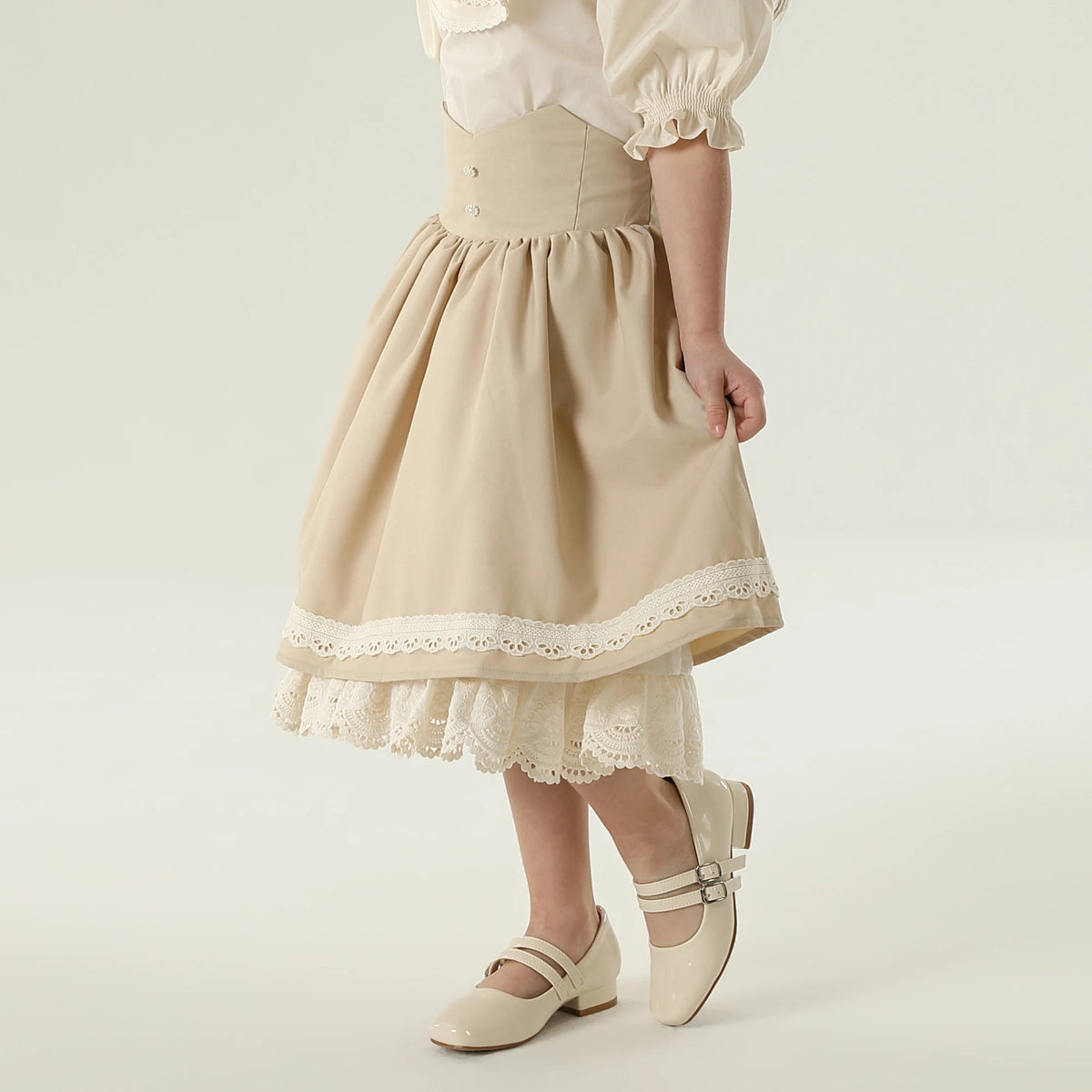 تنورة مطرزه للبنات