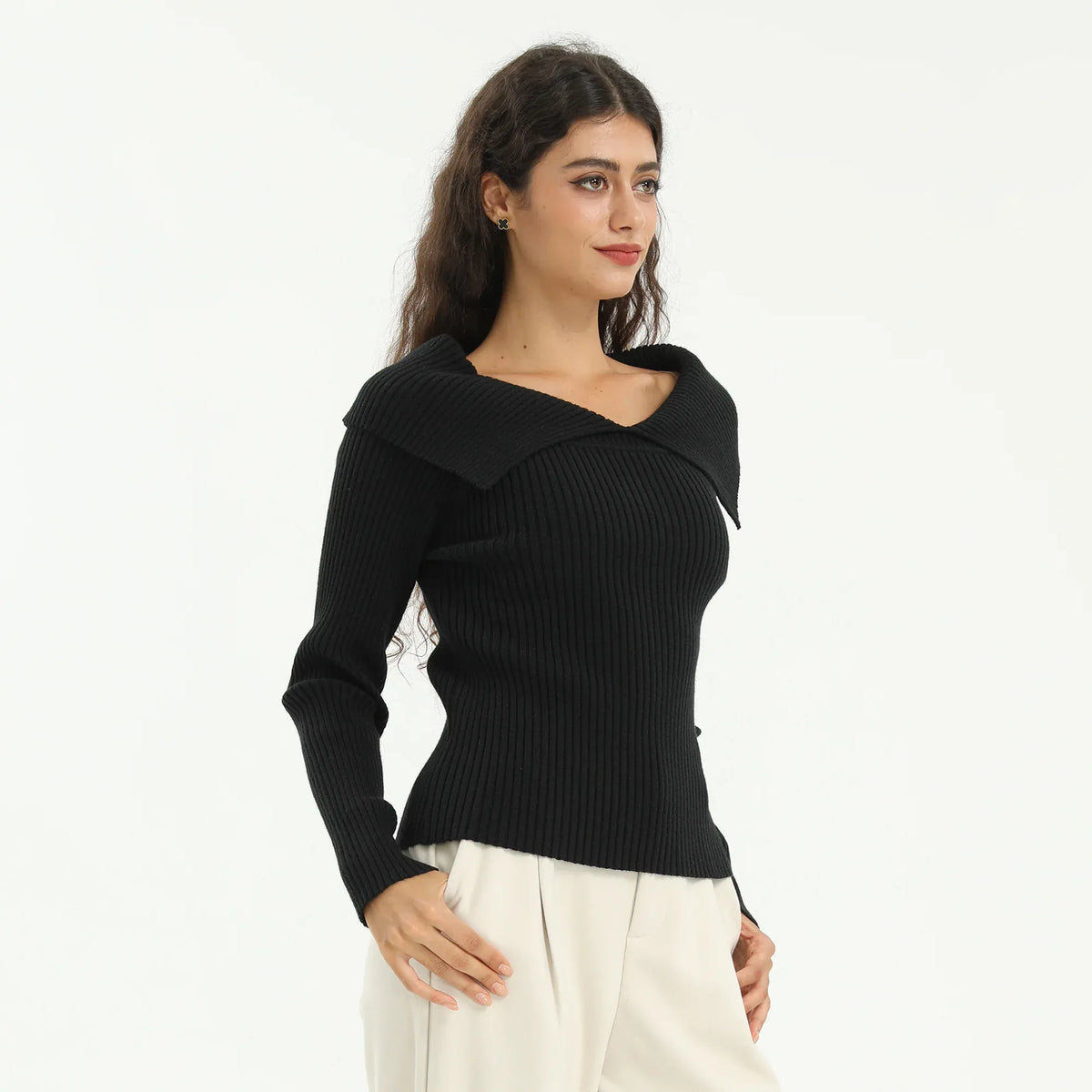 Elegant Plain Sweater for Women Image