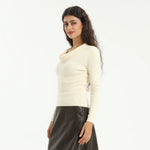 Elegant Plain Sweater for Women Image