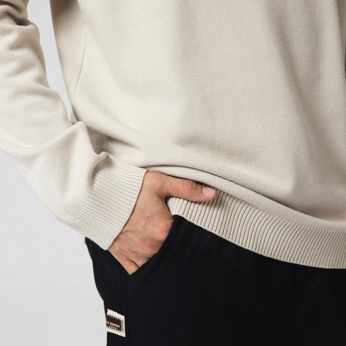 Casual Solid Sweater for Men Image