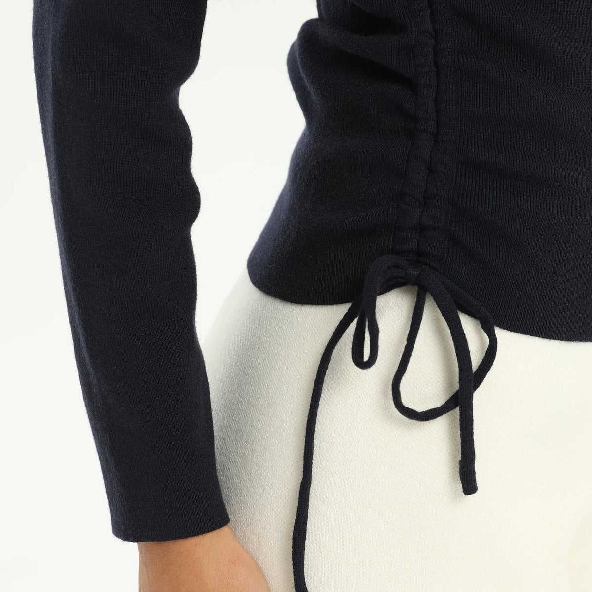 Elegant Plain Sweater for Women Image