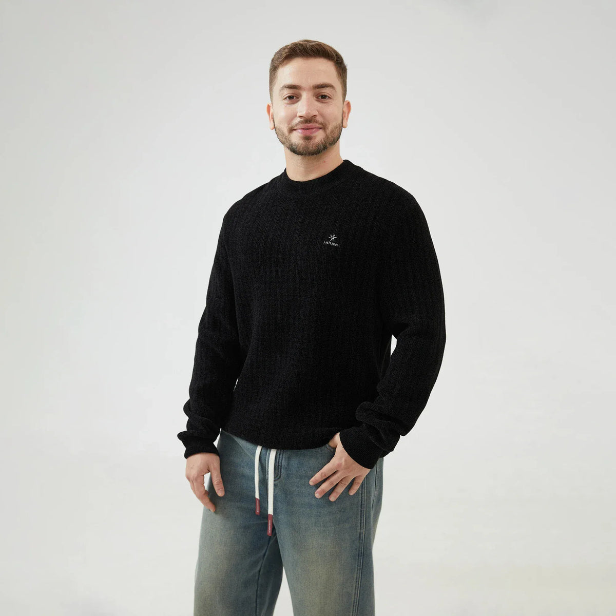 Black Embroidery Regular Sleeve Sweater with Tight for Men Image