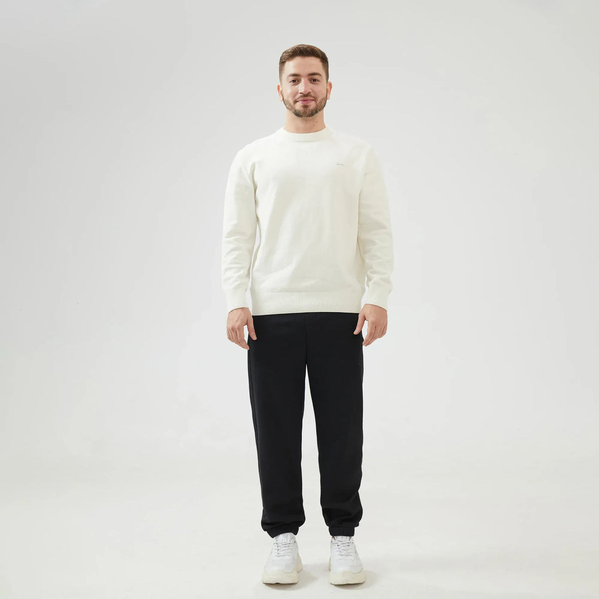 Plain Regular Sleeve Sweatshirt with Circular for Men Image