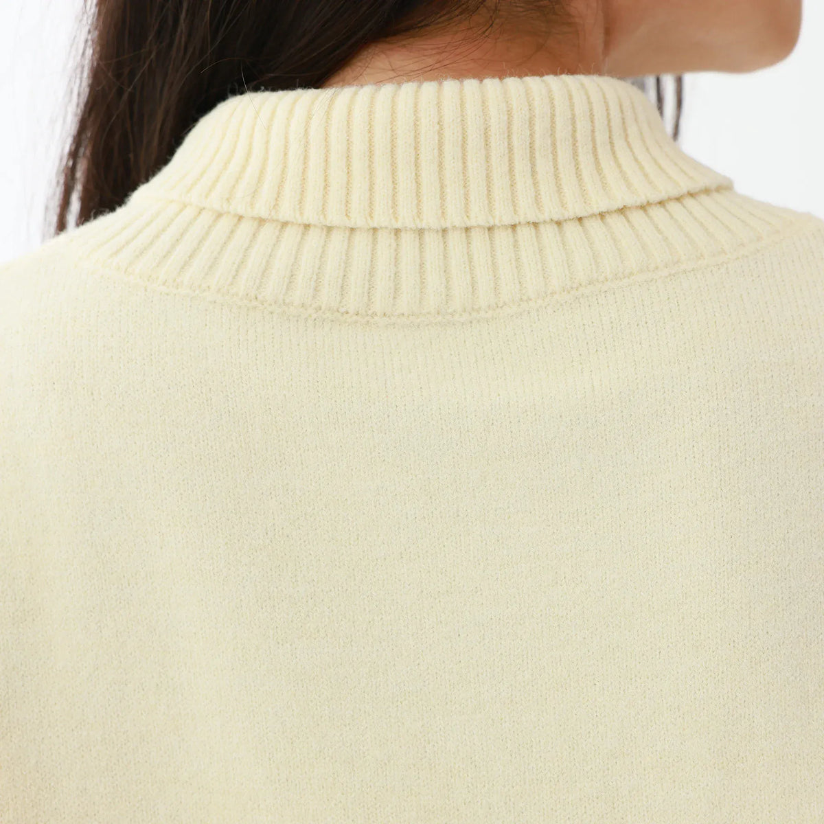 Elegant Plain Sweater for Women Image