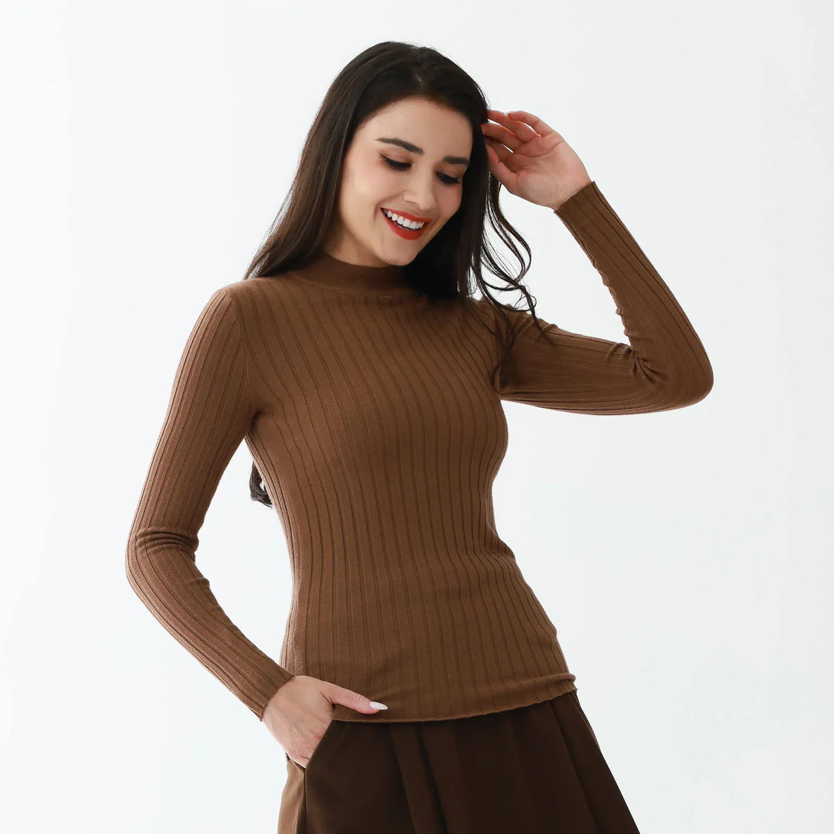 Elegant Plain Sweater for Women Image