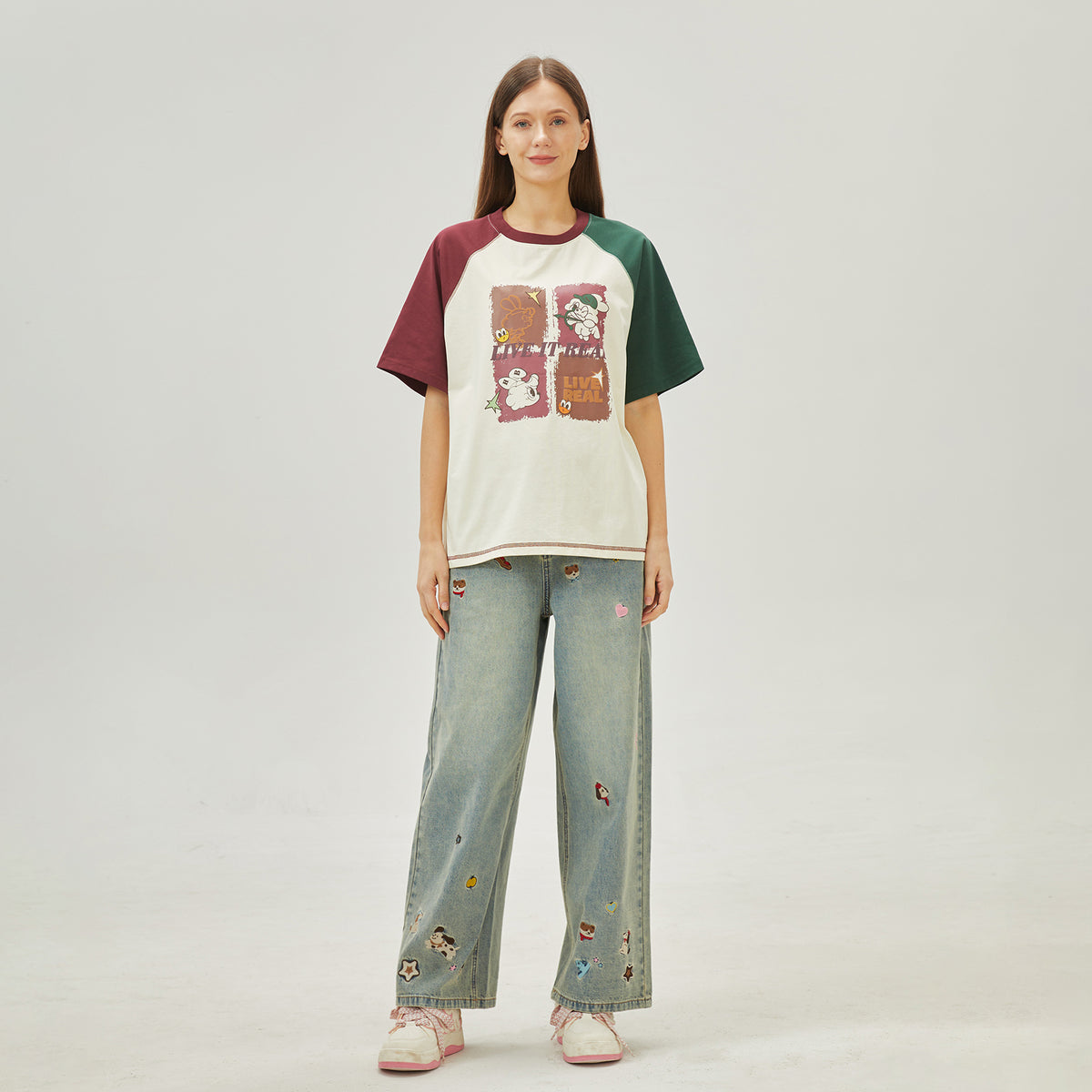 تيشيرت بألوان متداخلة بإطلالة عصرية للنساء