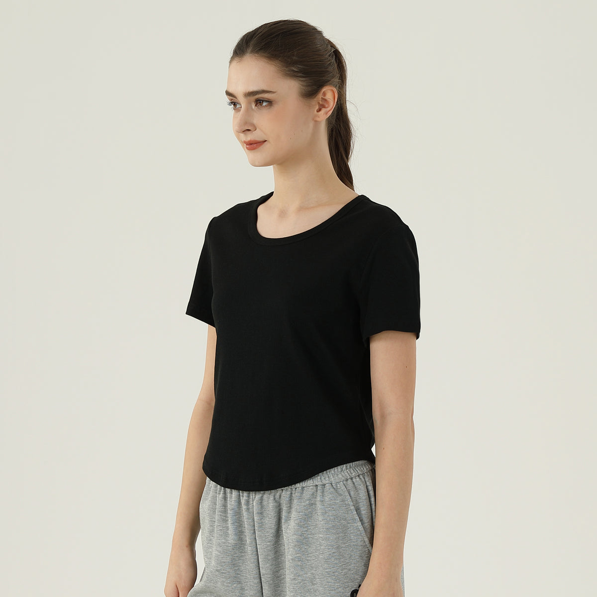 تيشيرت ساده للنساء