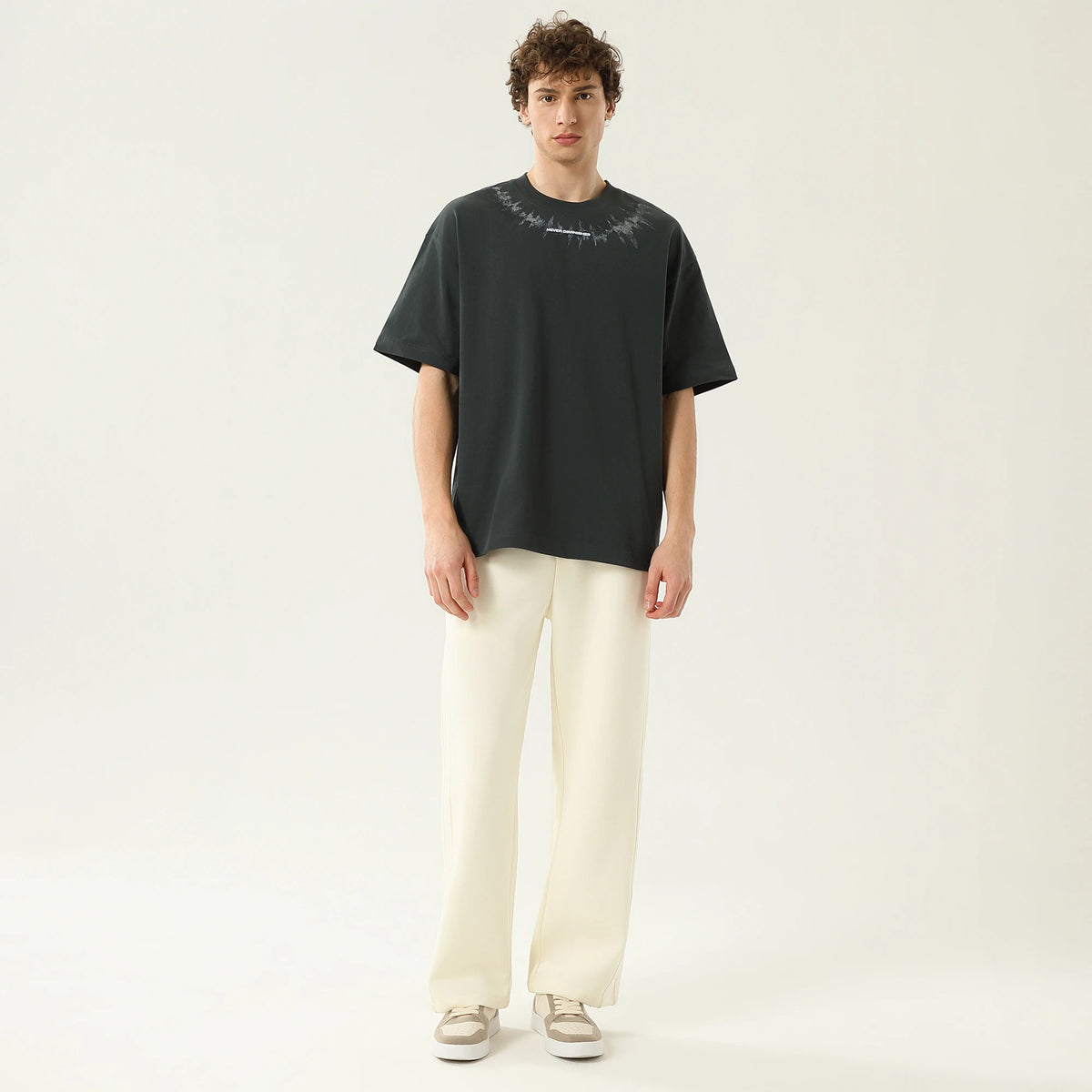 تيشيرت كاجوال مزين بطباعة للرجال