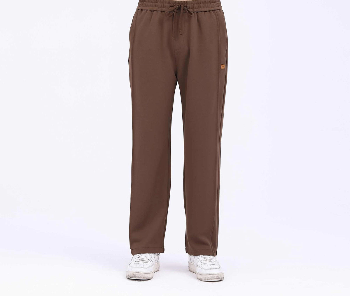 badge casual pants for men image