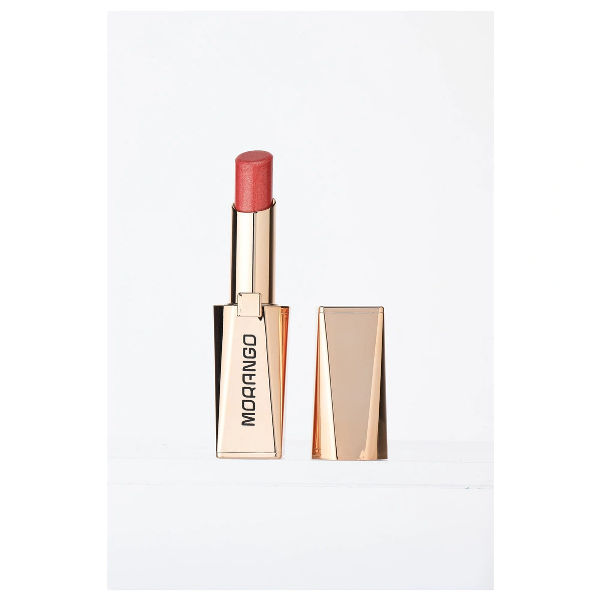 أحمر شفاه لامع