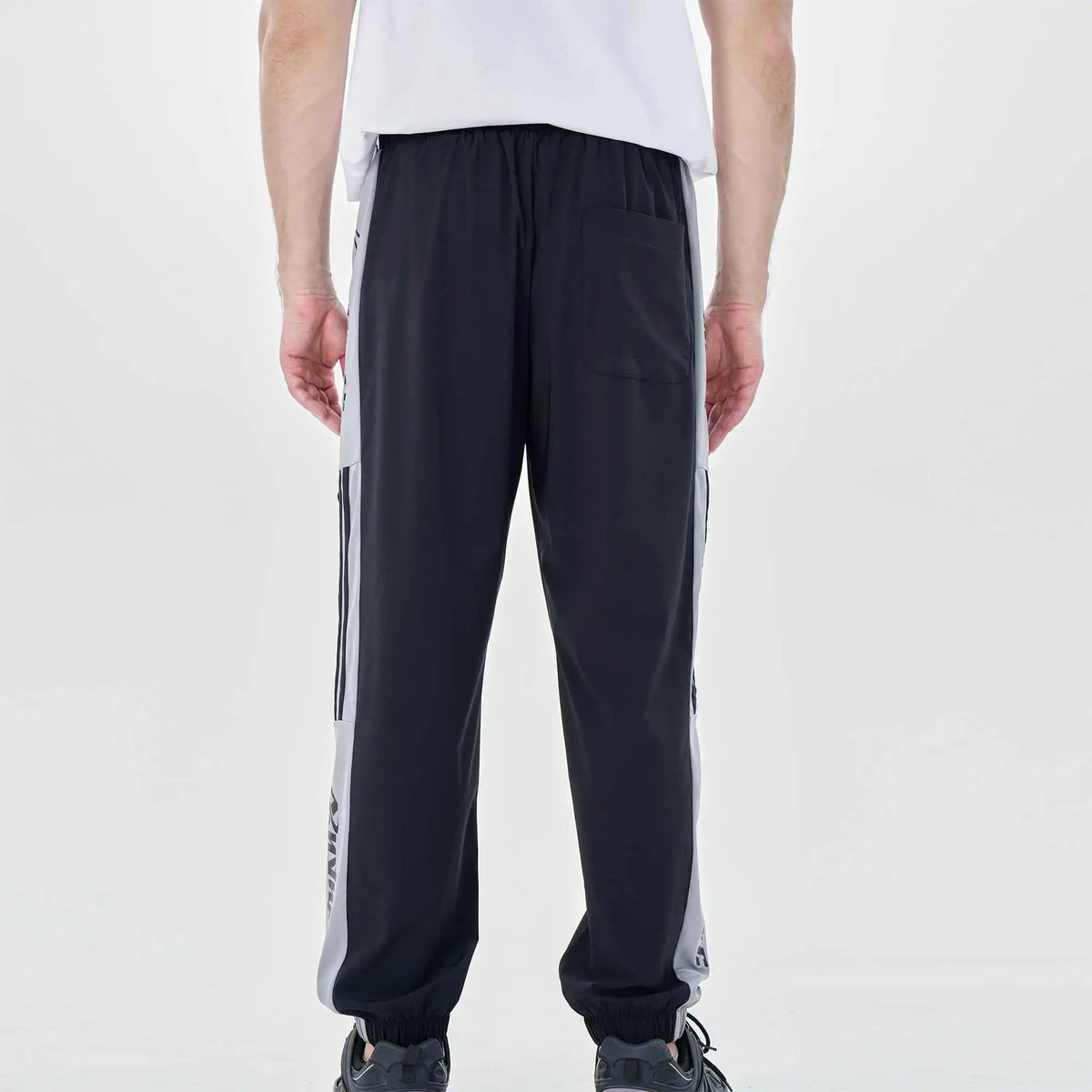 ankle tied casual pants for men image