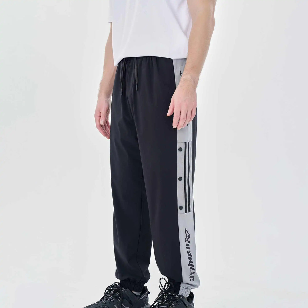 ankle tied casual pants for men image