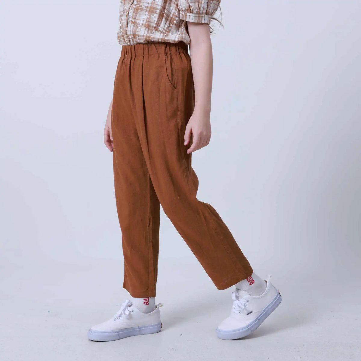 Harme Linen Pants For Girls 130 | 7-8Y Khaki 130 | 7-8Y,75,50.5,49.4,92.2 Image