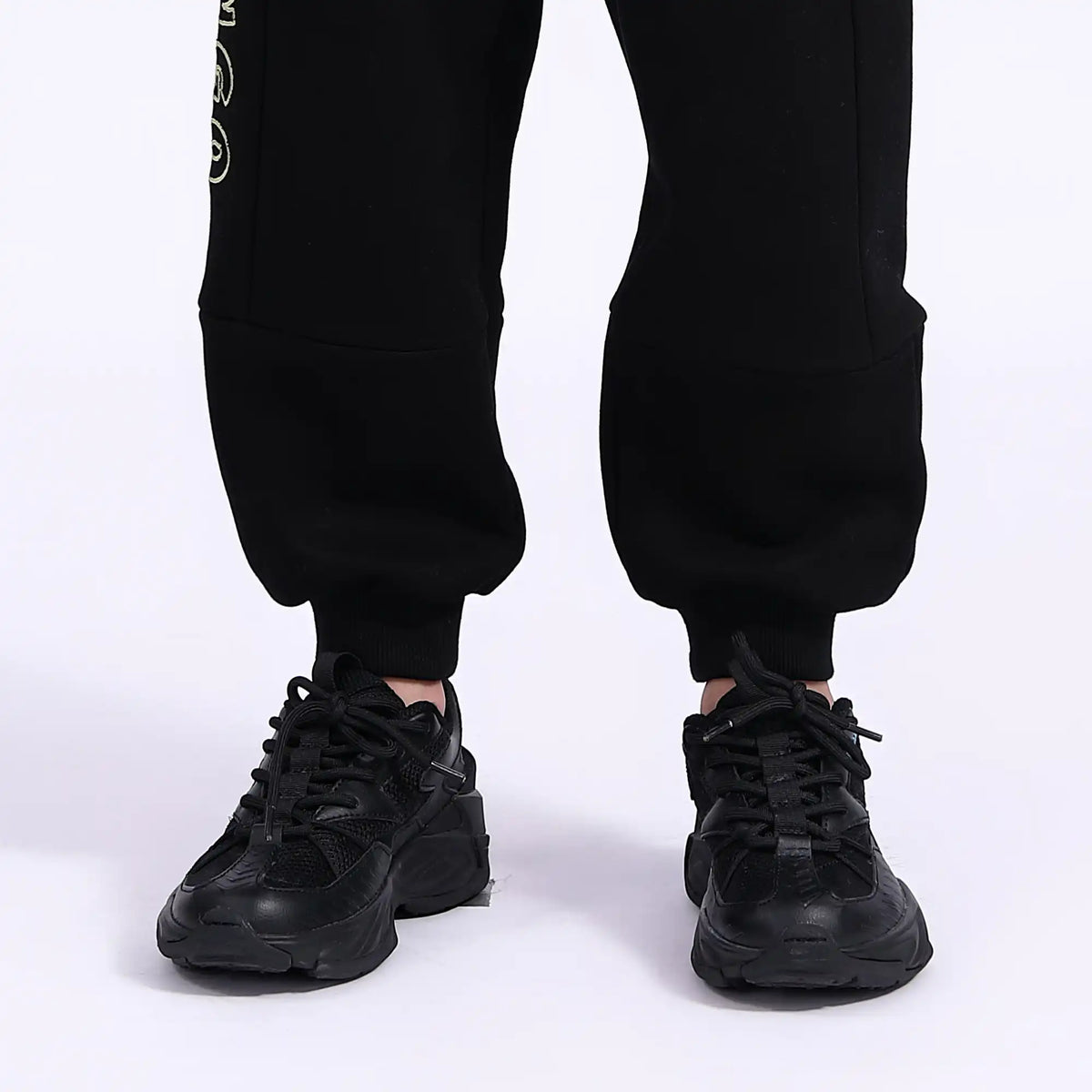 ankle tied casual pants for boys image