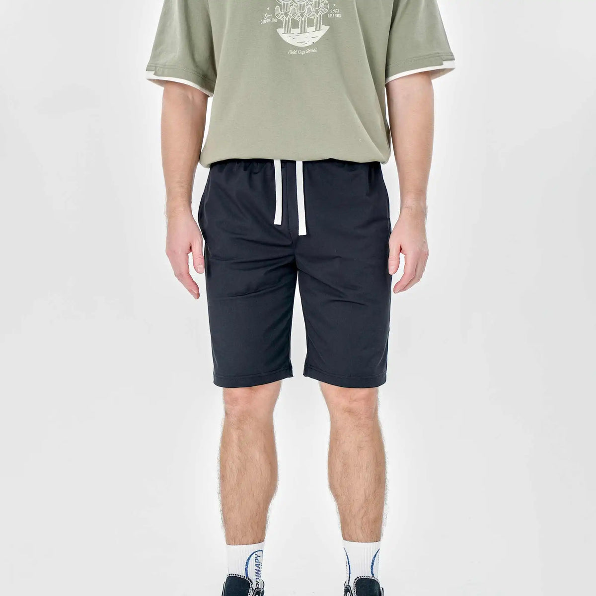 baggy casual shorts for men image