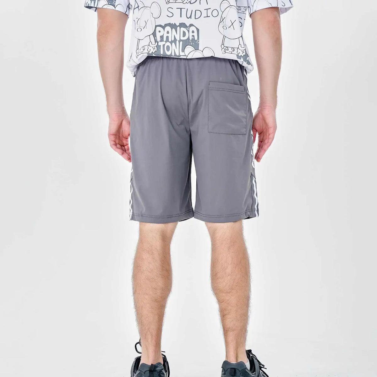 baggy casual shorts for men image