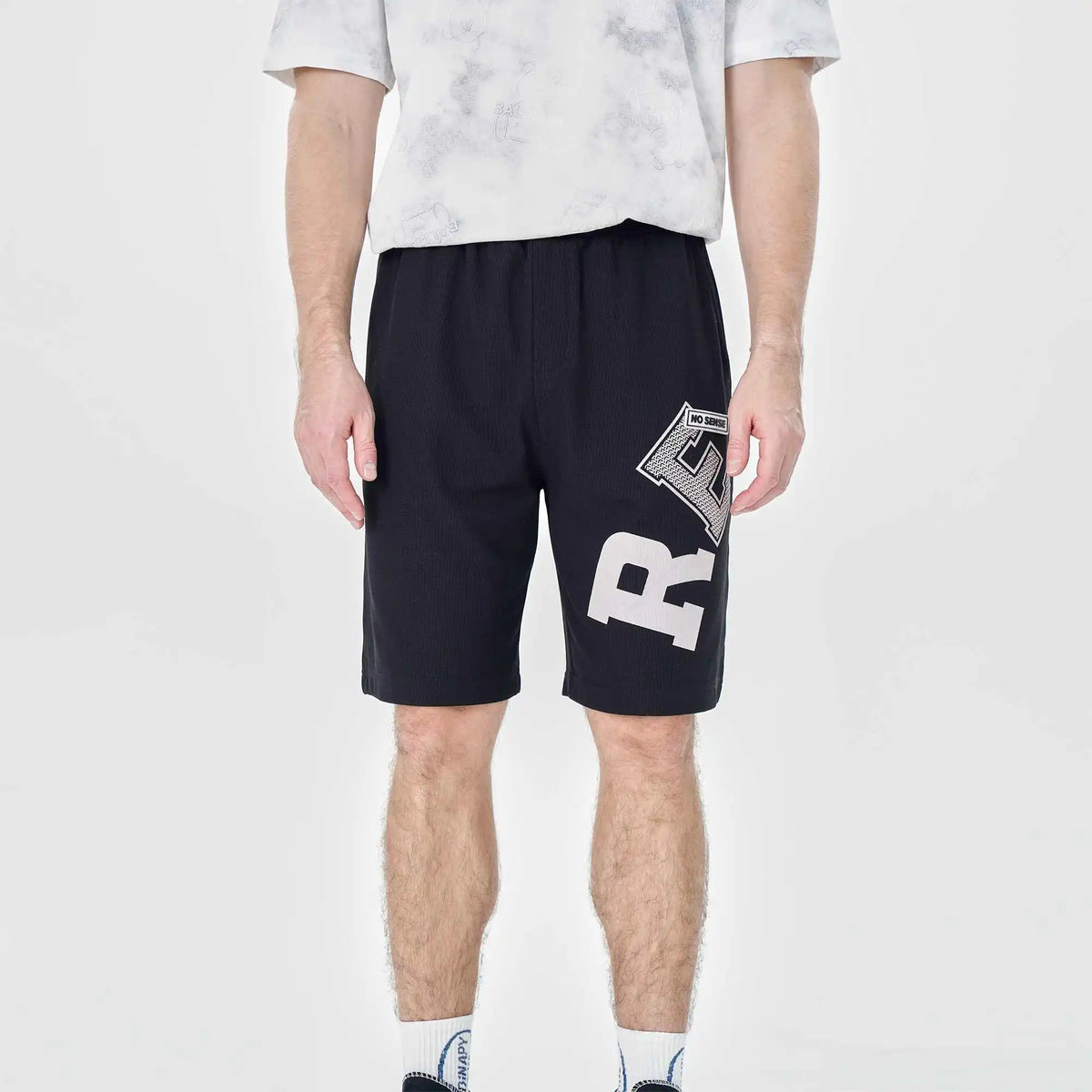 baggy casual shorts for men image