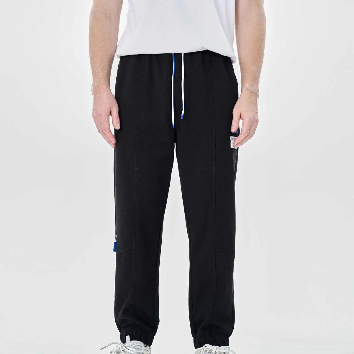 ankle tied casual pants for men image