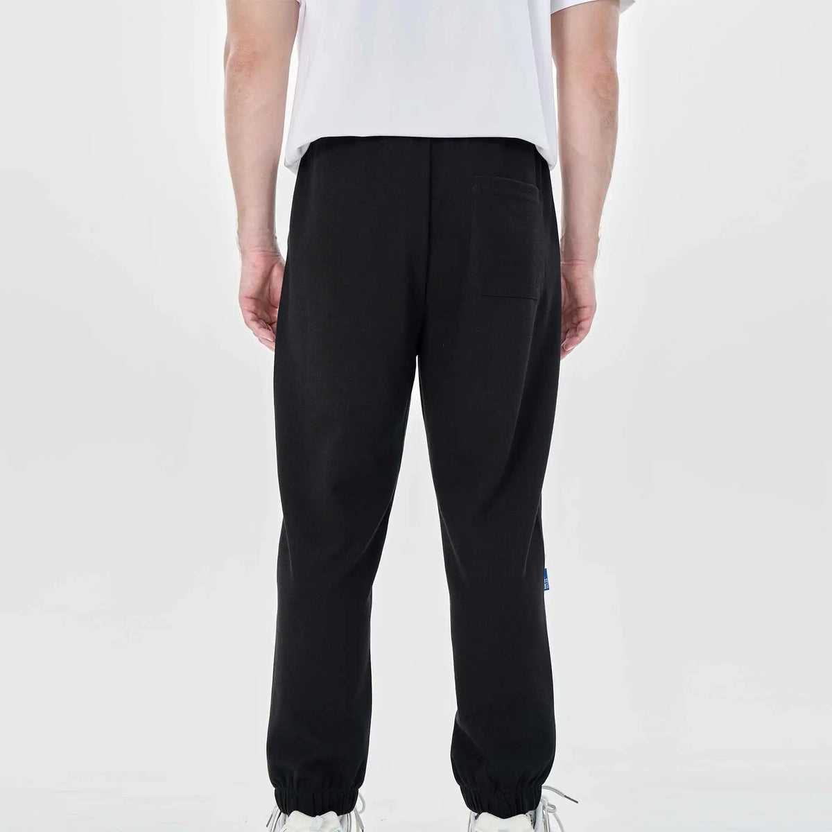 ankle tied casual pants for men image